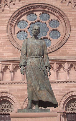 Strassburg Denkmal Charles de Foucauld frontal